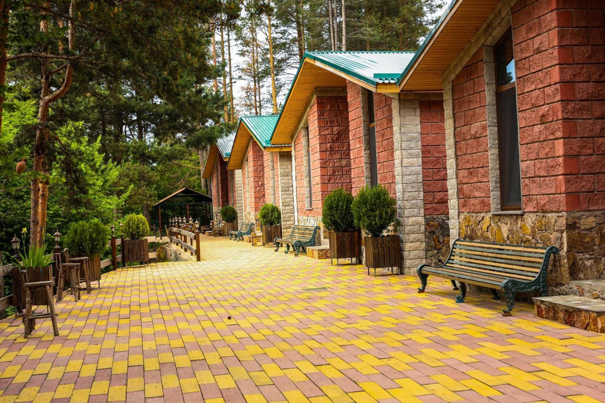 Haghartsin Hotel And Restaurant Dilijan Exteriör bild